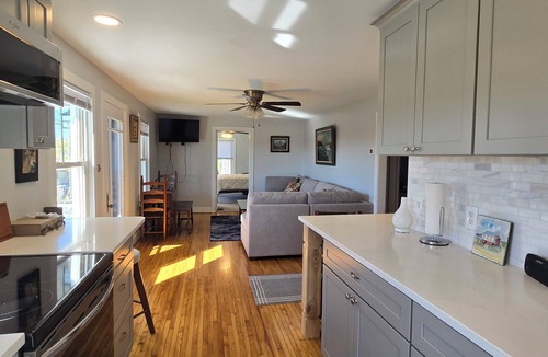 Harrisonburg House | Hillside 3-bedroom bungalow 1 mile from Harrisonburg City limits, great views!