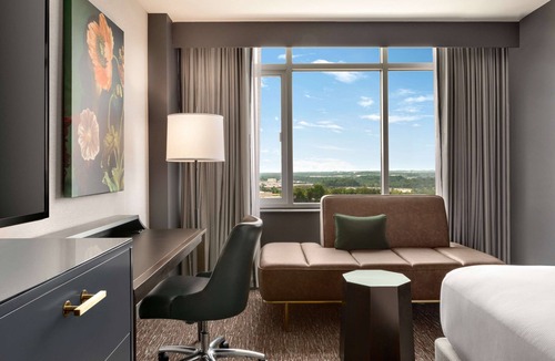 Linthicum Heights Hotel | Hilton Baltimore BWI Airport