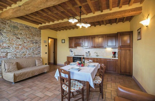 Cascine-La Croce Apartment | Historic apartment with pool near Lucca