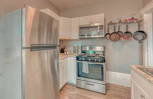 Harrisburg Apartment | Historic Riverfront Tropical Gem w/River Views