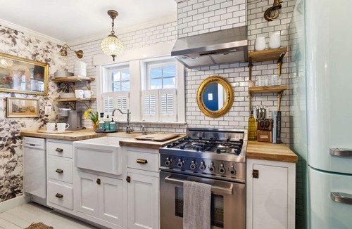 Leipers Fork House | History Meets Luxury - Dreamy Sweeney Cottage