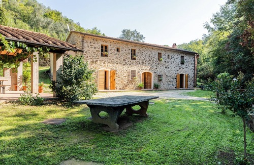 Lamporecchio House | Holiday Home "Mulino di Beboli" with Pool & Garden
