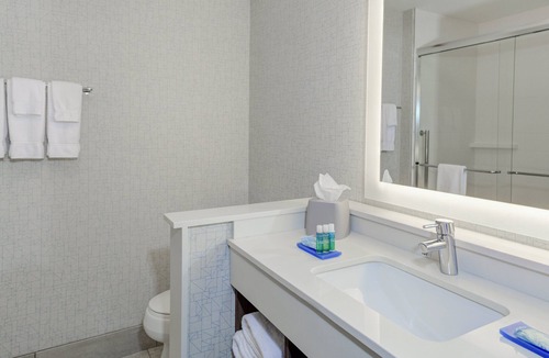 Dahlgren Hotel | Holiday Inn Express and Suites King George- Dahlgren by IHG