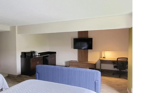 Edgewood Hotel | Holiday Inn Express Edgewood-Aberdeen-Bel Air