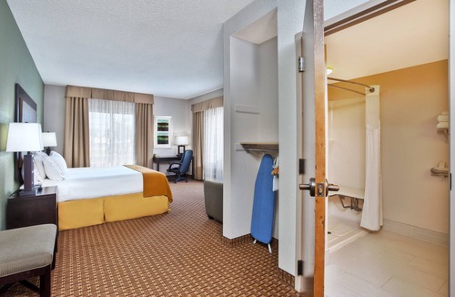 Harrington Hotel | Holiday Inn Express Hotel & Suites Harrington-Dover area, DE by IHG