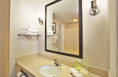 Harrington Hotel | Holiday Inn Express Hotel & Suites Harrington-Dover area, DE by IHG