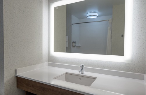 Radcliff Hotel | Holiday Inn Express Radcliff-Fort Knox by IHG