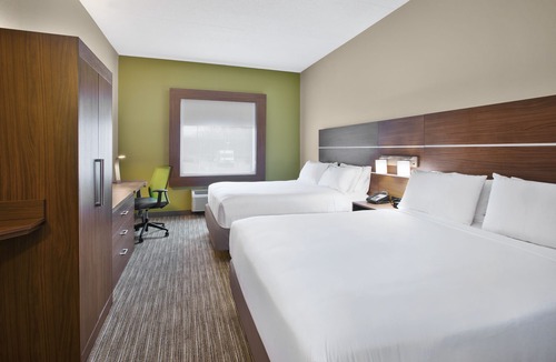 Manchester Hotel | Holiday Inn Express & Suites Manchester by IHG