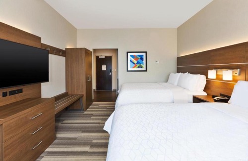 Milan Hotel | Holiday Inn Express & Suites - Milan - Sandusky Area by IHG