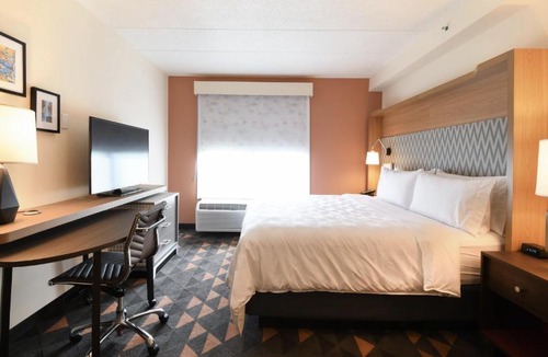 Fredericksburg Hotel | Holiday Inn Fredericksburg - Conference Center by IHG