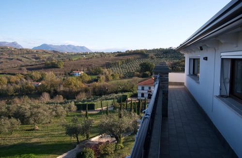 Caiazzo House | Homerez - Nice house for 6 ppl. with shared pool and garden at Bosco di Caiazzo