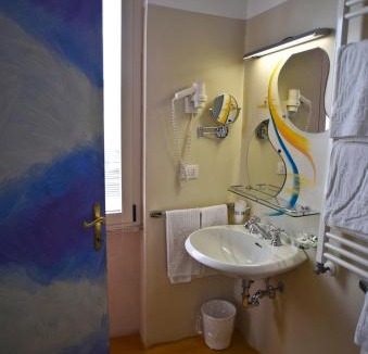 Pesaro Hotel | Hotel Alexander Museum Palace