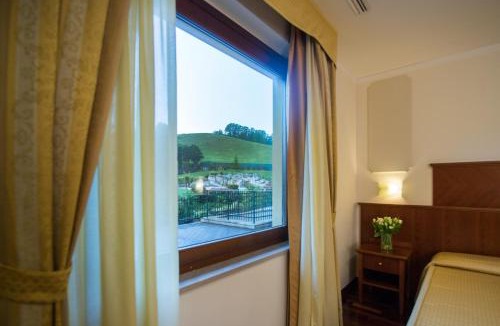 Genga Hotel | Hotel Le Grotte