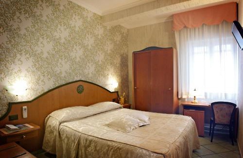 Lariano Hotel | Hotel Nespolo D'Oro