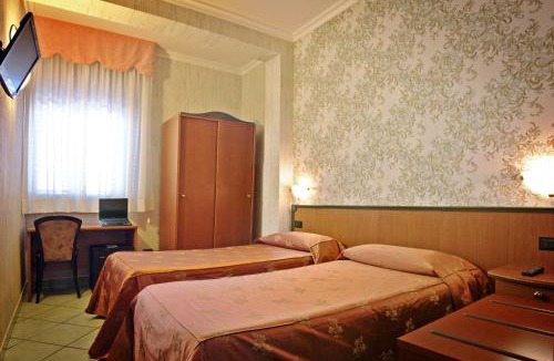 Lariano Hotel | Hotel Nespolo D'Oro