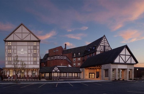 Urbana Hotel | Hotel Royer Urbana Champaign, Tapestry Collection by Hilton