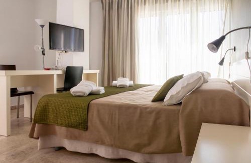 Agua Amarga Hotel | Hotel Senderos