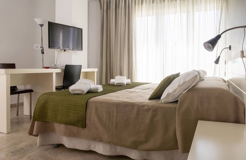 Agua Amarga Hotel | Hotel Senderos