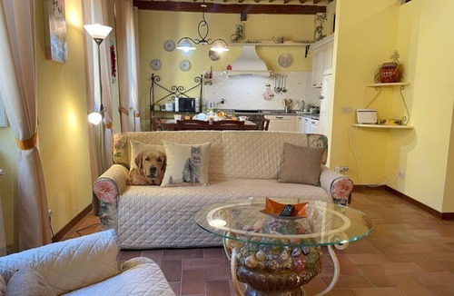 Lucca Historical Center Apartment | In the historic center spacious apartment adjacent "Villa Bottini" .