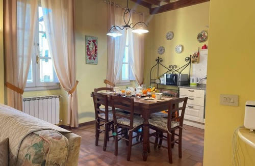 Lucca Historical Center Apartment | In the historic center spacious apartment adjacent "Villa Bottini" .