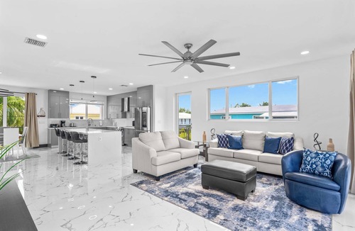 Marathon Villa | Isla Luna ~ Waterfront Oasis ~ Pool ~ Dock~ Kayaks