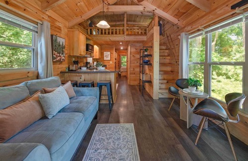 Lookout Valley Neighborhood Association Cabin | Kai Cabin with Sunset View from Private Spa Deck