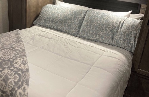 Mayfield House | Kentucky Camper Stay close to Paducah, Murray, LBL & Kentucky Lake.