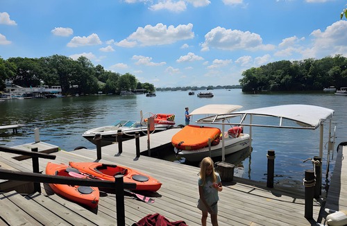 Monticello House | Key Lime Resorts - Unit #5 - 5 O'Clock Somewhere Lake House