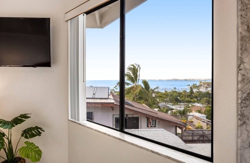 Kaneohe Villa | King Suite Oasis: Unwind with Jacuzzi & Bay Views Unit B