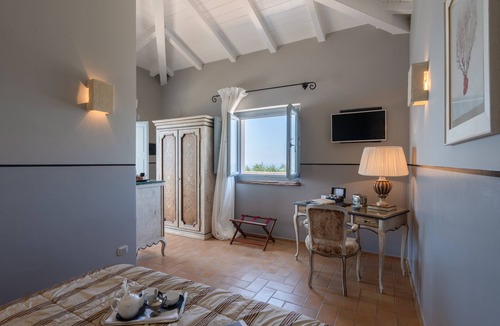 Mattinata Hotel | La Locanda del Carrubo