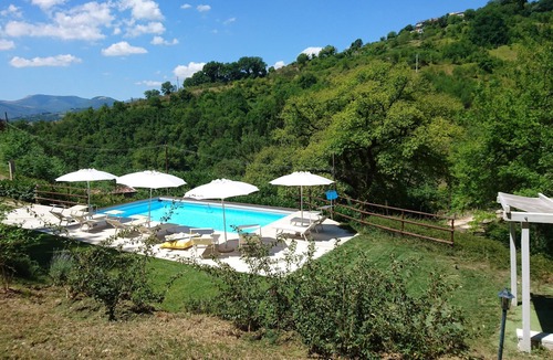 Fabriano Apartment | La Quercia d'oro - "Borgo Canapegna" private pool near Frasassi Caves