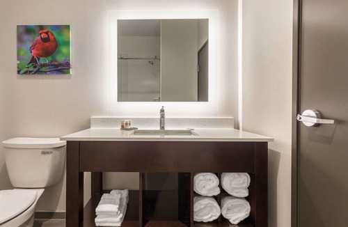Bloomington Hotel | La Quinta Inn & Suites by Wyndham Bloomington