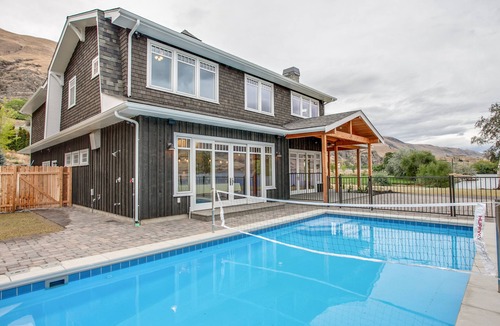 Orondo House | Lake Entiat Waterfront - Private Pool, Hot Tub, Boat Launch, Dock - sleeps 16