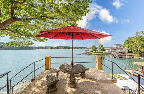 Hickory House | Lake Hickory Trio 1 BR Pink Unit