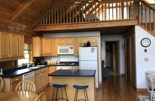 Chickamauga Lake Cabin | Lakefront Cabin with Dock, Ramp and boat rental