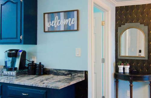 Town of Somerset Cottage | Lakehouse Loft · Private cottage near Niagara Falls with lake view