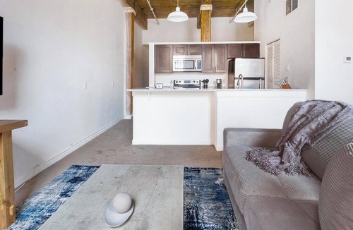 Downtown Baltimore Apartment | Landing | Beautiful 1BD, Gym, Courtyard