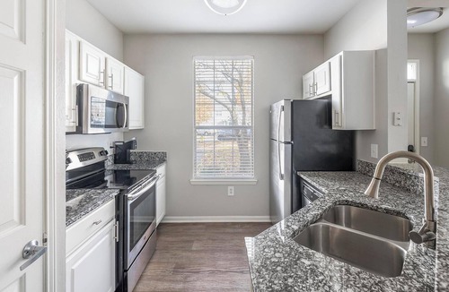 Murfreesboro Apartment | Landing | Beautiful 1BD, Clubhouse, Gym