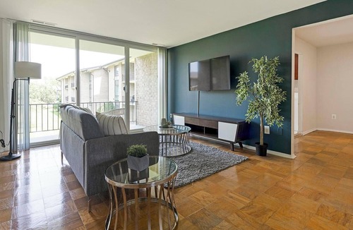 Greenbelt Apartment | Landing | Chic 1BD, Gym, Pool