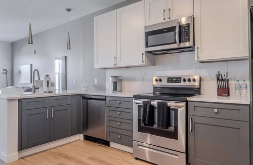 Ithaca Apartment | Landing | Chic 1BD, Gym