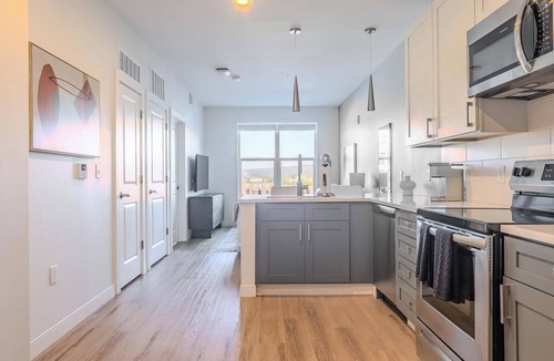 Ithaca Apartment | Landing | Chic 1BD, Gym