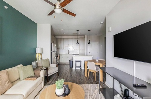 Covington Apartment | Landing | Modern 1BD, Gym, Yoga Studio