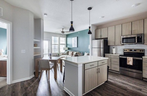 Covington Apartment | Landing | Modern 1BD, Gym, Yoga Studio