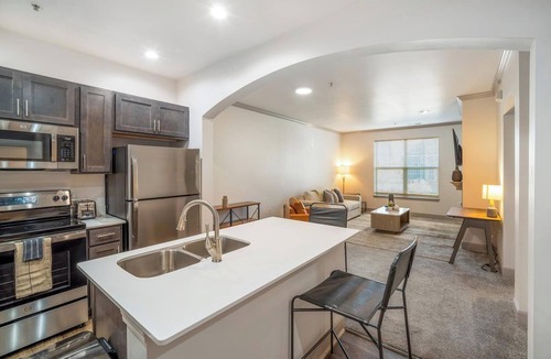 Corryville Apartment | Landing | Modern 1BD, Pool, Gym