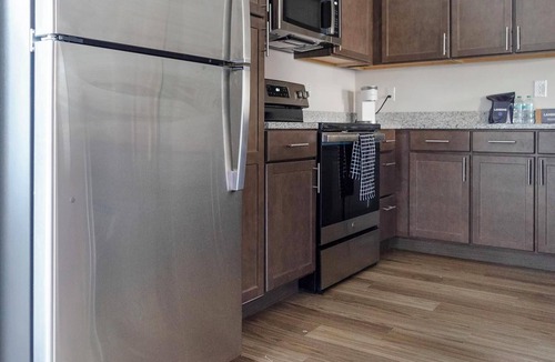 Cartersburg Apartment | Landing | Modern 1BD, Gym, Pool