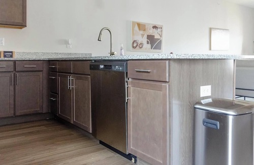 Cartersburg Apartment | Landing | Modern 1BD, Gym, Pool