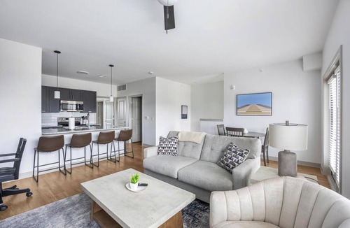 McCordsville Apartment | Landing | Modern 1BD, Clubhouse, Gym