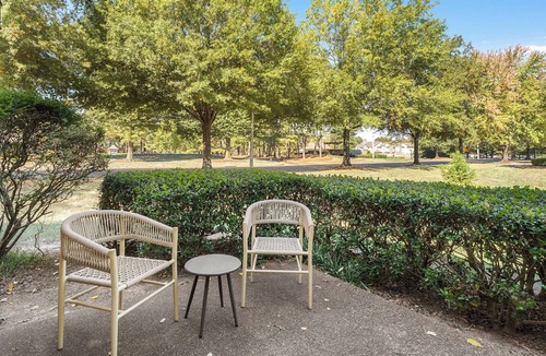 Germantown Apartment | Landing | Spectacular 3BD, Pool, Gym