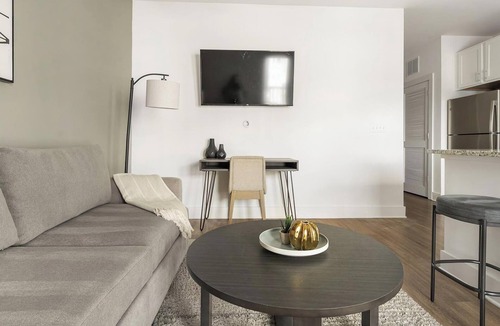 Fort Mill Apartment | Landing | Stunning 1BD, Gym, Pool