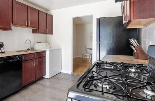 Greenbelt Apartment | Landing | Stunning 1BD, Gym, Pool